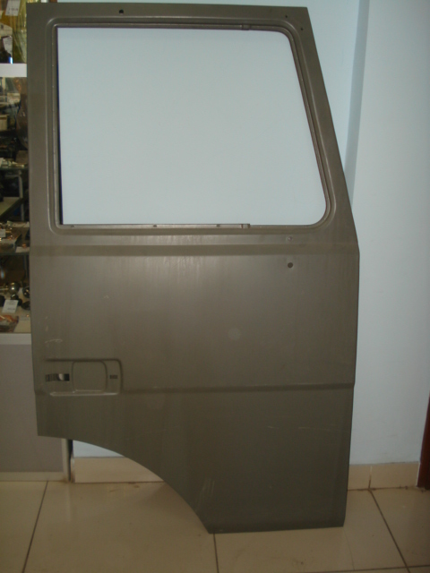 Дверь маз. Дверь левая маз 500 купить. Дверь правая маз 5336. Дверь правая 64221-6100014. Дверь правая маз 5336.